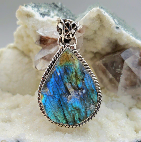 Labradorite in Sterling Silver Pendant